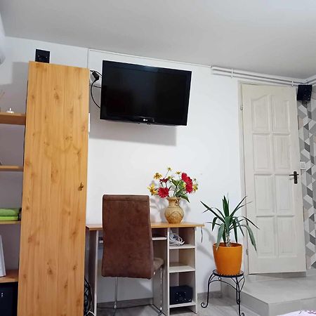 Edi Apartman Vecsés Dış mekan fotoğraf